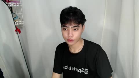 mingkla_man online show from June 7, 11:25 am