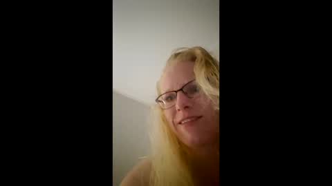 minglingmumma online show from January 15, 10:09 am