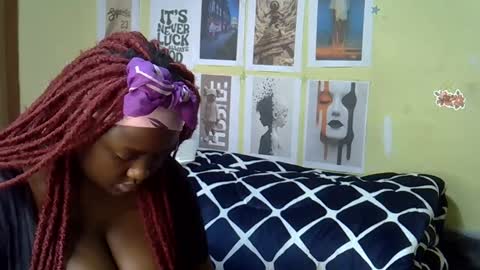 Snapshot of mini_karee chatting on February 22, 5:51 am mini_karee online show from February 22, 5:51 am