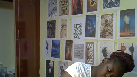 Snapshot of mini_karee chatting on March 24, 8:03 pm mini_karee online show from March 24, 8:03 pm