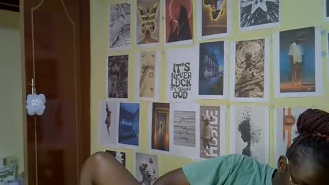 Snapshot of mini_karee chatting on March 29, 8:47 am mini_karee online show from March 29, 8:47 am