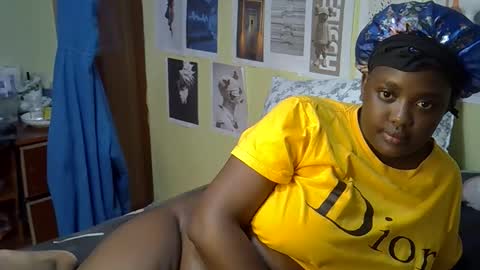 Snapshot of mini_karee chatting on March 31, 1:40 am mini_karee online show from March 31, 1:40 am