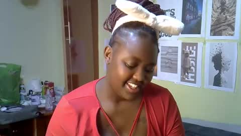 Snapshot of mini_karee chatting on April 4, 5:10 pm mini_karee online show from April 4, 5:10 pm