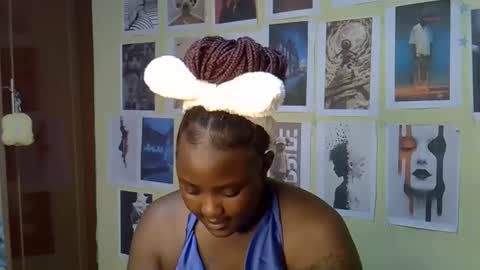 Snapshot of mini_karee chatting on April 5, 9:17 am mini_karee online show from April 5, 9:17 am