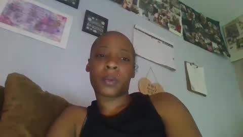 Snapshot of mini_luv chatting on December 3, 4:36 am SLIPSLID online show from December 3, 4:36 am