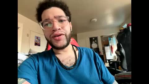 Snapshot of minimoose1003 chatting on March 21, 9:29 pm minimoose1003 online show from March 21, 9:29 pm