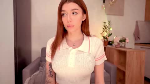 Snapshot of minirini chatting on January 6, 3:49 pm Rina online show from January 6, 3:49 pm