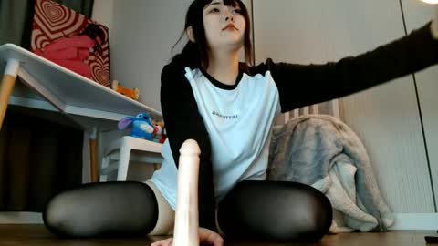Snapshot of minji_snow chatting on April 5, 12:57 pm Minji online show from April 5, 12:57 pm