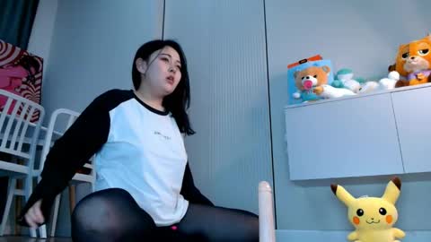 Snapshot of minji_snow chatting on April 15, 12:56 pm Minji online show from April 15, 12:56 pm