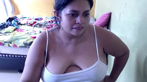 Andrea online show from February 6, 6:46 pm