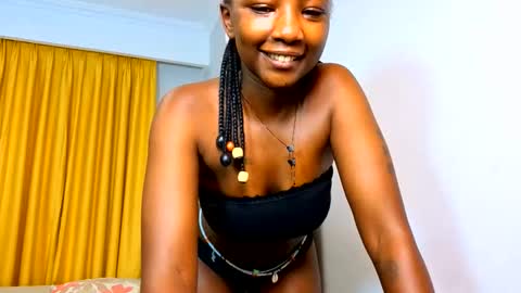 Snapshot of minnie_kay chatting on June 5, 2:40 am Minnie online show from June 5, 2:40 am