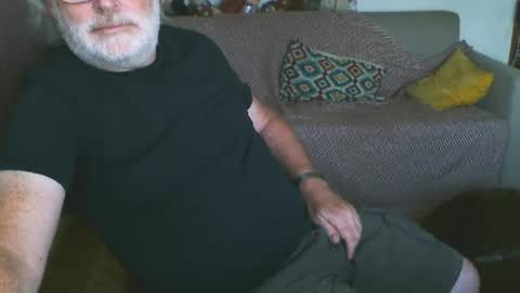 Snapshot of minty99 chatting on August 6, 4:42 pm minty99 online show from August 6, 4:42 pm