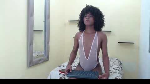 Snapshot of minychip_femboy chatting on June 10, 7:24 pm miny online show from June 10, 7:24 pm
