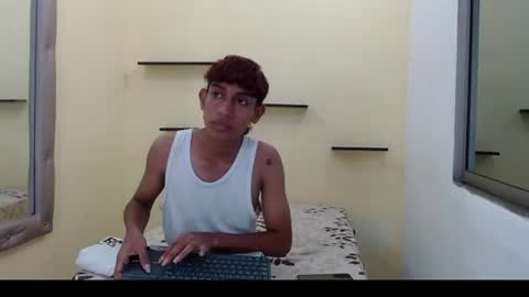 Snapshot of minychip_femboy chatting on June 14, 7:05 pm miny online show from June 14, 7:05 pm