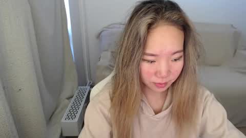 Snapshot of mira_g chatting on October 1, 6:41 am mira_g online show from October 1, 6:41 am