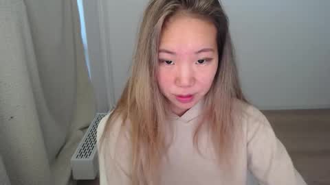 Snapshot of mira_g chatting on October 2, 7:04 am mira_g online show from October 2, 7:04 am