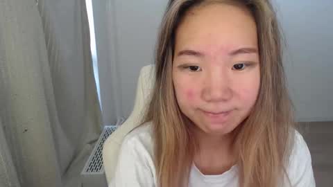 Snapshot of mira_g chatting on October 6, 9:29 am mira_g online show from October 6, 9:29 am