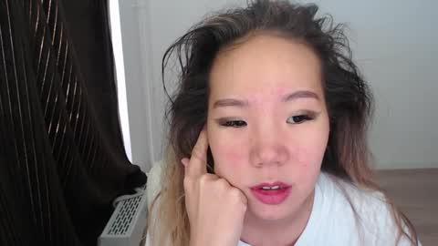 Snapshot of mira_g chatting on October 22, 1:11 pm mira_g online show from October 22, 1:11 pm