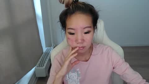 Snapshot of mira_g chatting on October 27, 8:51 am mira_g online show from October 27, 8:51 am