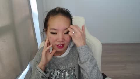 Snapshot of mira_g chatting on October 31, 12:50 pm mira_g online show from October 31, 12:50 pm