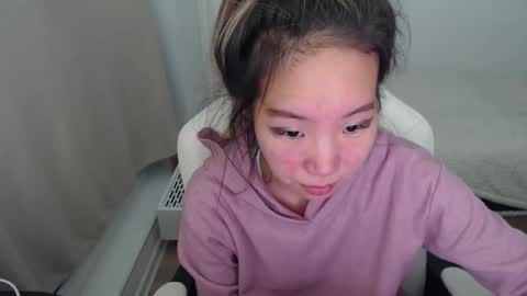 Snapshot of mira_g chatting on November 21, 1:21 pm mira_g online show from November 21, 1:21 pm