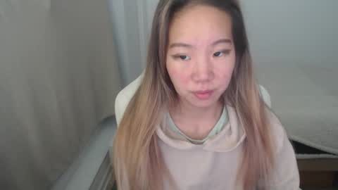 Snapshot of mira_g chatting on November 25, 1:22 pm mira_g online show from November 25, 1:22 pm