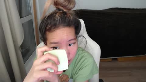 Snapshot of mira_g chatting on November 30, 2:43 pm mira_g online show from November 30, 2:43 pm