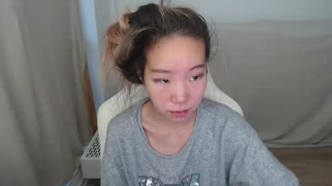 Snapshot of mira_g chatting on December 4, 11:52 am mira_g online show from December 4, 11:52 am