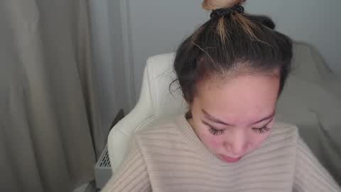 Snapshot of mira_g chatting on December 14, 1:49 pm mira_g online show from December 14, 1:49 pm