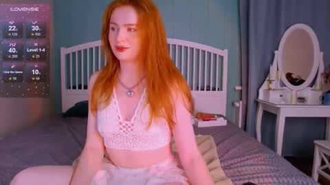 Snapshot of mira_glace chatting on October 22, 10:15 am Mira3 online show from October 22, 10:15 am