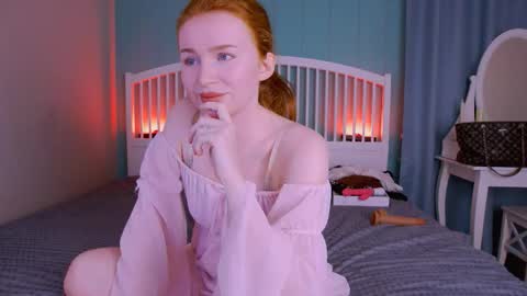 Snapshot of mira_glace chatting on November 12, 9:21 am Mira3 online show from November 12, 9:21 am