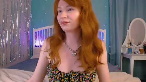 Snapshot of mira_glace chatting on July 6, 10:23 am Mira3 online show from July 6, 10:23 am
