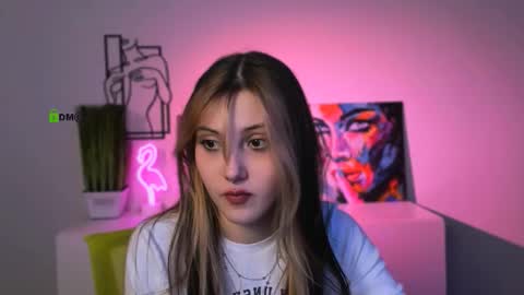 Snapshot of mira_lyn chatting on November 28, 7:05 pm mira_lyn online show from November 28, 7:05 pm