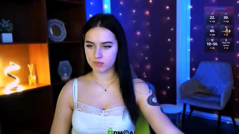 Snapshot of mira_lyn chatting on December 4, 8:06 pm mira_lyn online show from December 4, 8:06 pm