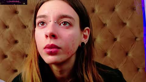 Snapshot of mira_lynxx chatting on December 2, 5:13 am mira_lynxx online show from December 2, 5:13 am