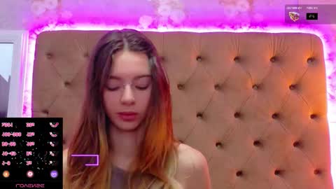 mira_lynxx online show from March 22, 5:11 am
