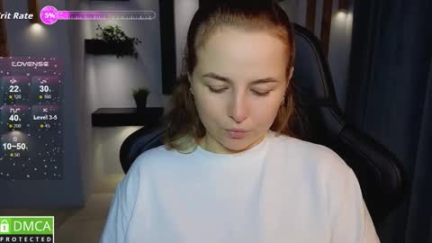 Snapshot of mira_mermayd chatting on September 28, 8:09 am Mira online show from September 28, 8:09 am