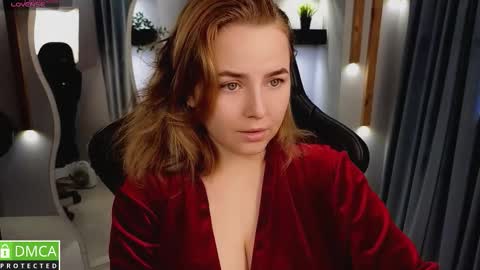 Snapshot of mira_mermayd chatting on October 23, 8:13 am Mira online show from October 23, 8:13 am