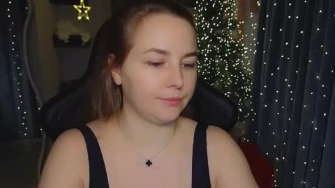 Snapshot of mira_mermayd chatting on December 15, 8:07 am Mira online show from December 15, 8:07 am