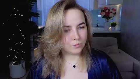 Snapshot of mira_mermayd chatting on March 6, 1:35 am Mira online show from March 6, 1:35 am