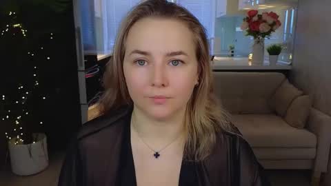 Snapshot of mira_mermayd chatting on March 21, 1:21 am Mira online show from March 21, 1:21 am