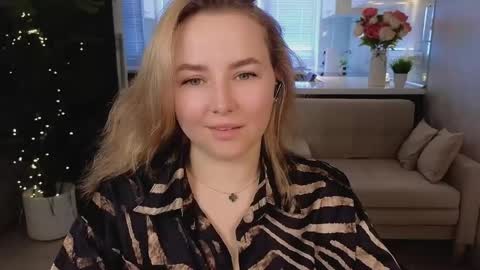 Snapshot of mira_mermayd chatting on March 28, 1:49 am Mira online show from March 28, 1:49 am