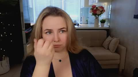 Snapshot of mira_mermayd chatting on March 29, 2:11 am Mira online show from March 29, 2:11 am