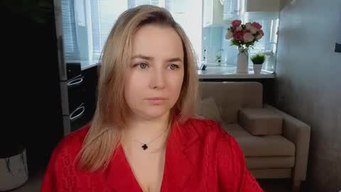 Snapshot of mira_mermayd chatting on April 4, 1:15 am Mira online show from April 4, 1:15 am