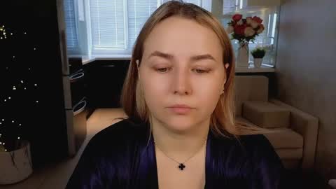Snapshot of mira_mermayd chatting on April 8, 8:36 am Mira online show from April 8, 8:36 am