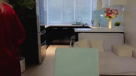 Snapshot of mira_mermayd chatting on April 12, 1:54 am Mira online show from April 12, 1:54 am