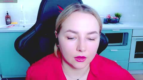 Snapshot of mira_mermayd chatting on April 30, 2:07 am Mira online show from April 30, 2:07 am
