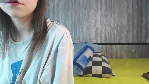 mira_one_ online show from October 7, 10:34 am