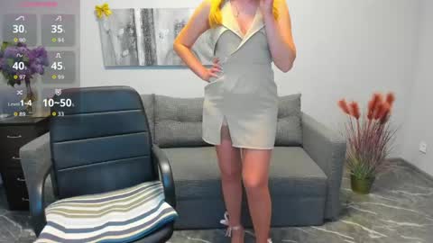 Snapshot of mira_whitme chatting on May 7, 11:37 am Mira online show from May 7, 11:37 am