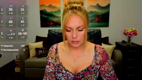 Snapshot of mira_whitme chatting on May 14, 12:34 pm Mira online show from May 14, 12:34 pm